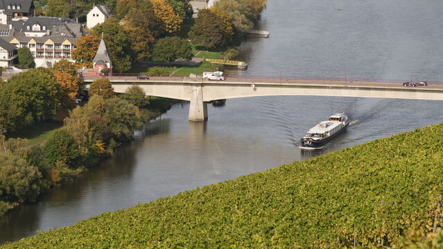Moselbr&uuml;cke Trittenheim
