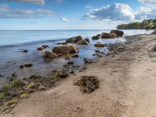 Felsenküste an der Ostsee auf der Insel Fehmarn