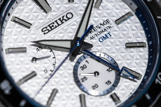Seiko Sharp Edged Presage SPB223J1, macro photo