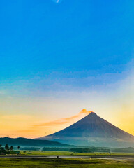 Fototapeta na wymiar Mayon Volcano Views 