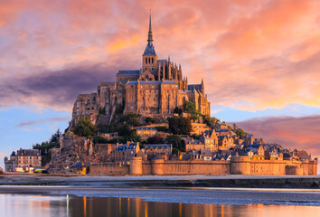 Mont Saint-Michel. Normandy, France. - obrazy, fototapety, plakaty