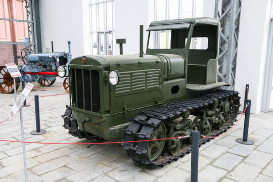 Artillery Tractor STZ-3