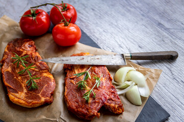 Viande de porc marinée 