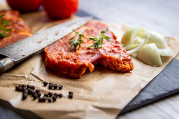Viande de porc marinée 