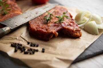 Viande de porc marinée 