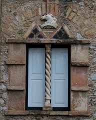 Altes Fenster in der Altstadt von Taormina Italien