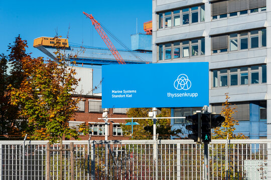 Schild Marine System Standort Kiel der Marineschiffbau Firma ThyssenKrupp