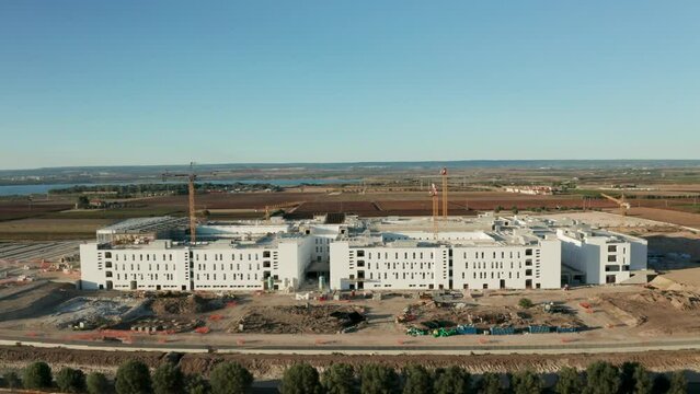 Rotation in front of the new hospital in Taranto under construction, San Cataldo, October 2022