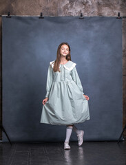 Obraz premium Studio portrait of a young teen girl