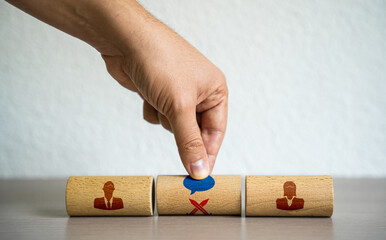 The mediator changes the conflict through dialogue between opponents. Negotiations and the search for a compromise. Arbitration in relationships. Dispute resolution. Cooperation instead of competition