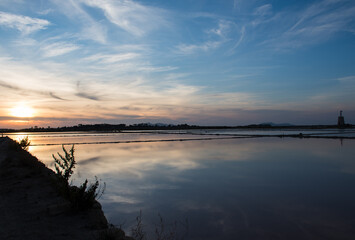 panorama al tramonto dalle saline di marsala