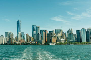 Fototapeta na wymiar Fotos de Manhattan desde el ferry que dirige a Liberty island.
