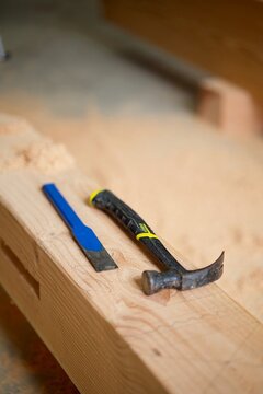 Outil marteau charpentier bois travail menuisier 