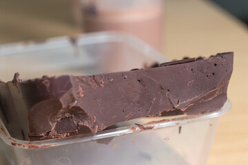 Mass Cocoa Bean is a chocolate bar mixed with sugar, processed naturally without any additives.