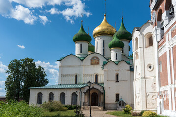 Fototapeta na wymiar Transfiguration Cathedral in Spaso-Evfimiev Monastery, Suzdal. Golden ring of Russia