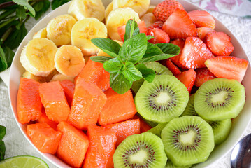 ensalada de frutas saludables