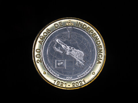 500 colones coin from the country of Costa Rica, 200 years of independence commemorative coin