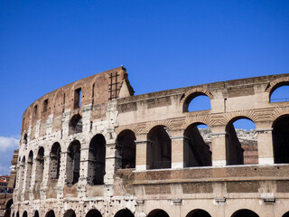 Fototapeta premium ancient roman colosseum in rome, italy
