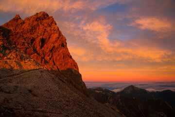アーベントロートに染まる槍ヶ岳