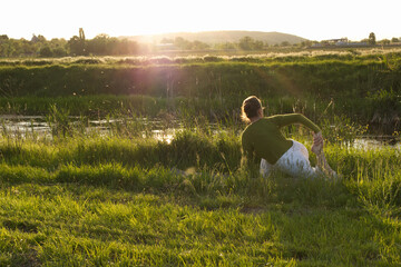 Naklejka premium yoga at sunset