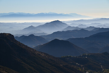 Fototapeta premium Santa Monica Mountains near Thousand Oaks, California
