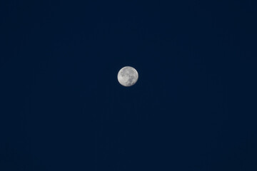 moon © this is Leitzaa