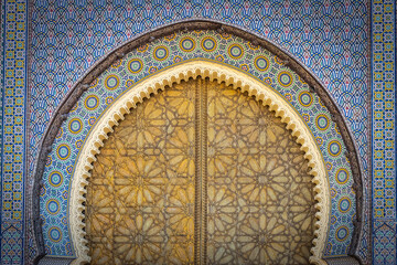Fototapeta na wymiar entrance to royal palace in fes, fez, morocco, north africa, 