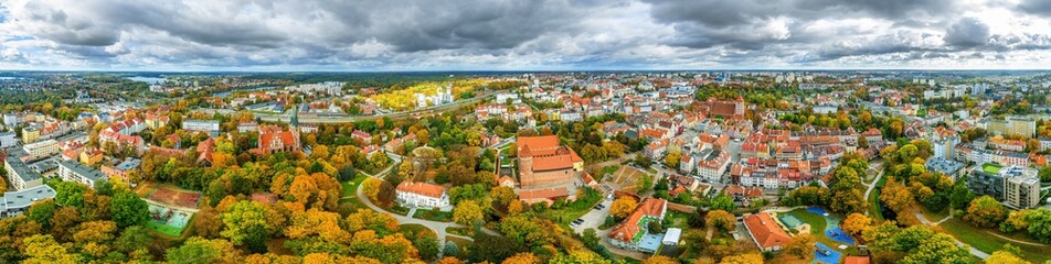 Fototapeta na wymiar Jesienna panorama Olsztyna