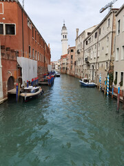 Fototapeta na wymiar Am Kanal in Venedig