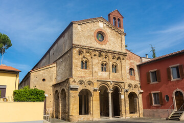 Fototapeta na wymiar Church in Pisa historical center, Italy