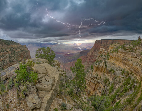A monsoon storm rolling across Grand Canyon between Zuni Point and Papago Point, Grand Canyon National Park, UNESCO World Heritage Site, Arizona