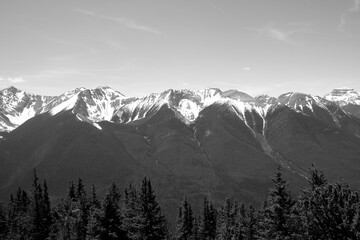 les montagnes Rocheuses canadiennes à Banff	