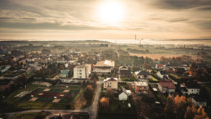Fototapeta na wymiar Nowoczesna wieś Czyżowice w gminie Gorzyce na Śląsku w Polsce, panorama jesienią z lotu ptaka