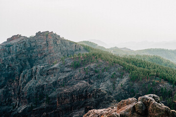 Fototapeta premium Paisajes de Gran Canaria. Montañas con mar y parques naturales. Viajes con encanto. Lugares de España.