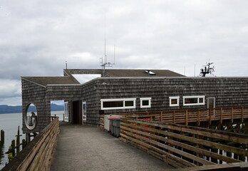 Fototapeta premium Pier at the Columbia River in the Town Astoria, Oregon