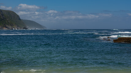 Indischer Ozean und die Küste bei Tsitsikamma Südafrika