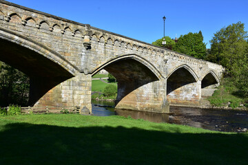Fototapeta premium Stunning Scenic Bridge with Multiple Arches in England