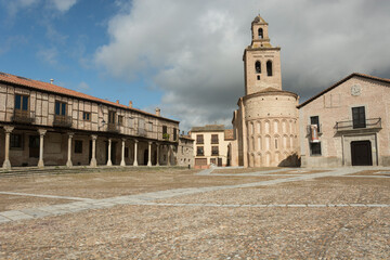 Fototapeta na wymiar Church of Santa Maria la Mayor and Main square of Arevalo, Avila. Castile and Leon