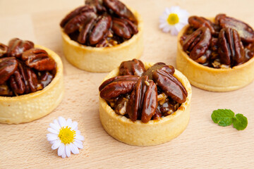 Pecan caramel mini tart
