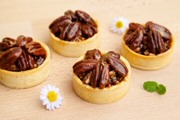 Pecan caramel mini tart