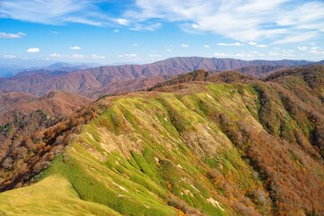 山頂と紅葉～冠山にて～