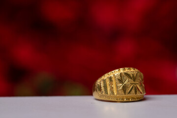 Beautiful patterned gold ring, Thai style
