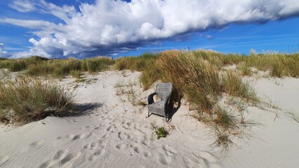 Dänemark Jütland Strand mit Stuhl