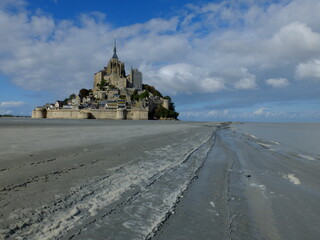 Fototapeta na wymiar Mont-Saint-Michel (Manche)