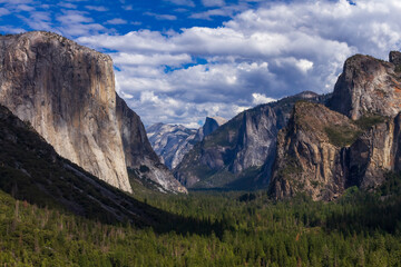 Tunnel View at Yosemite National Park