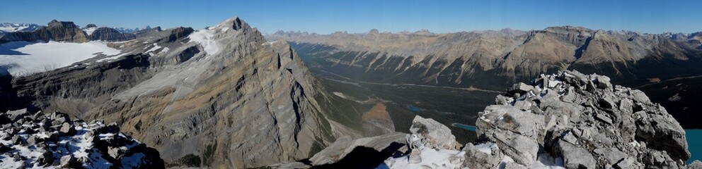 Panorama view at the summit of Caldron Peak