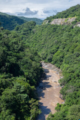 Fototapeta na wymiar Río de montaña en la región de Puntarenas, Costa RIca