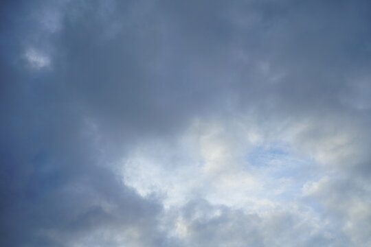 Wolken Gebilde mit blau, grau und wei&szlig;