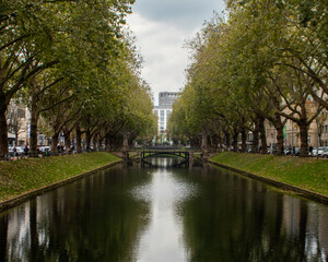 Fototapeta premium Düsseldorf canal in early autumn