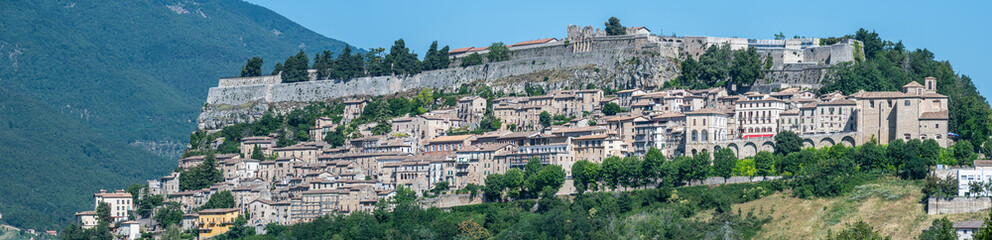 Fototapeta na wymiar Extra wide angle view of panorama of the beautiful village of Civitella del Tronto